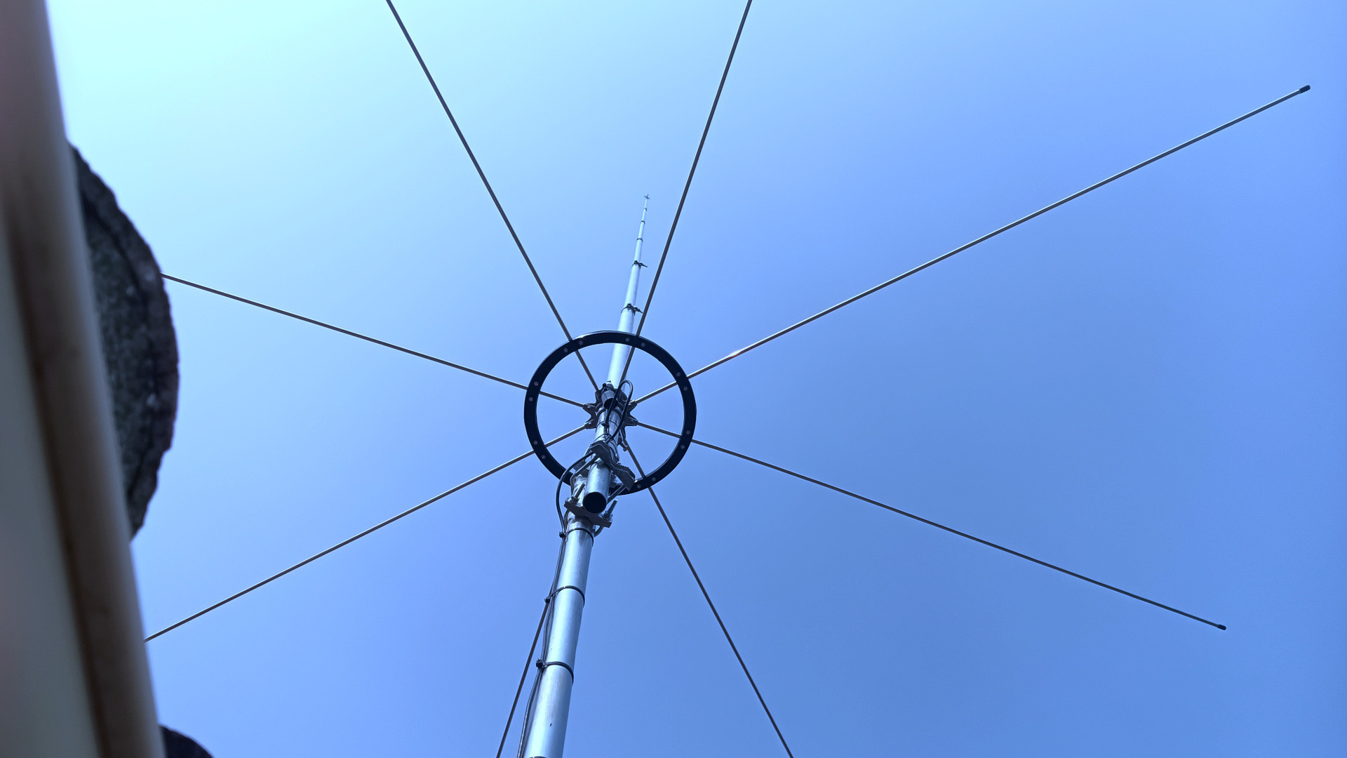 Actuellement en service pour le 11 M. Plutôt performante, solide et fiable.